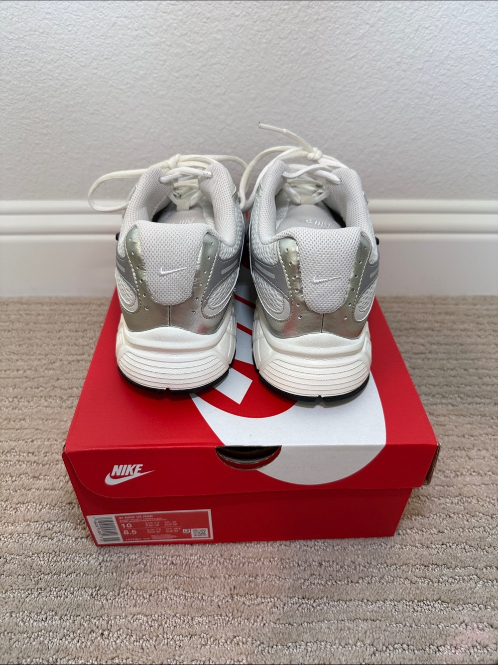 Nike V5 RNR Sneakers - Picture 4 of 7